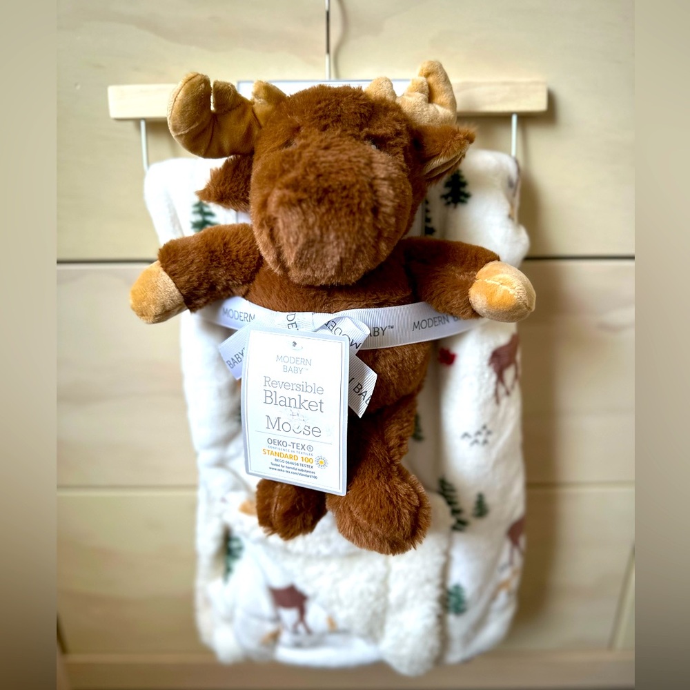 Reversible blanket and moose for baby